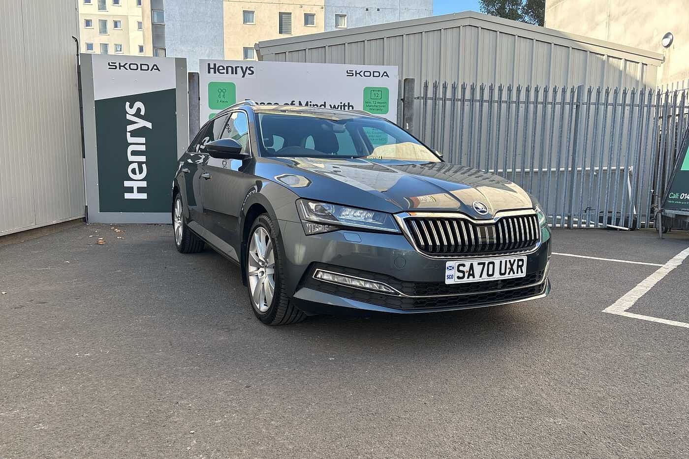 Main listing image - Skoda Superb Estate