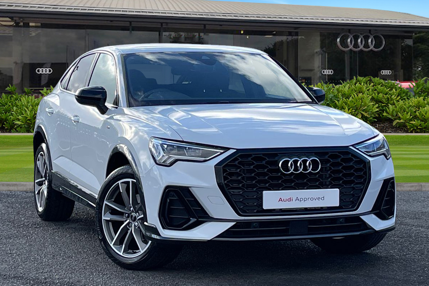 Main listing image - Audi Q3