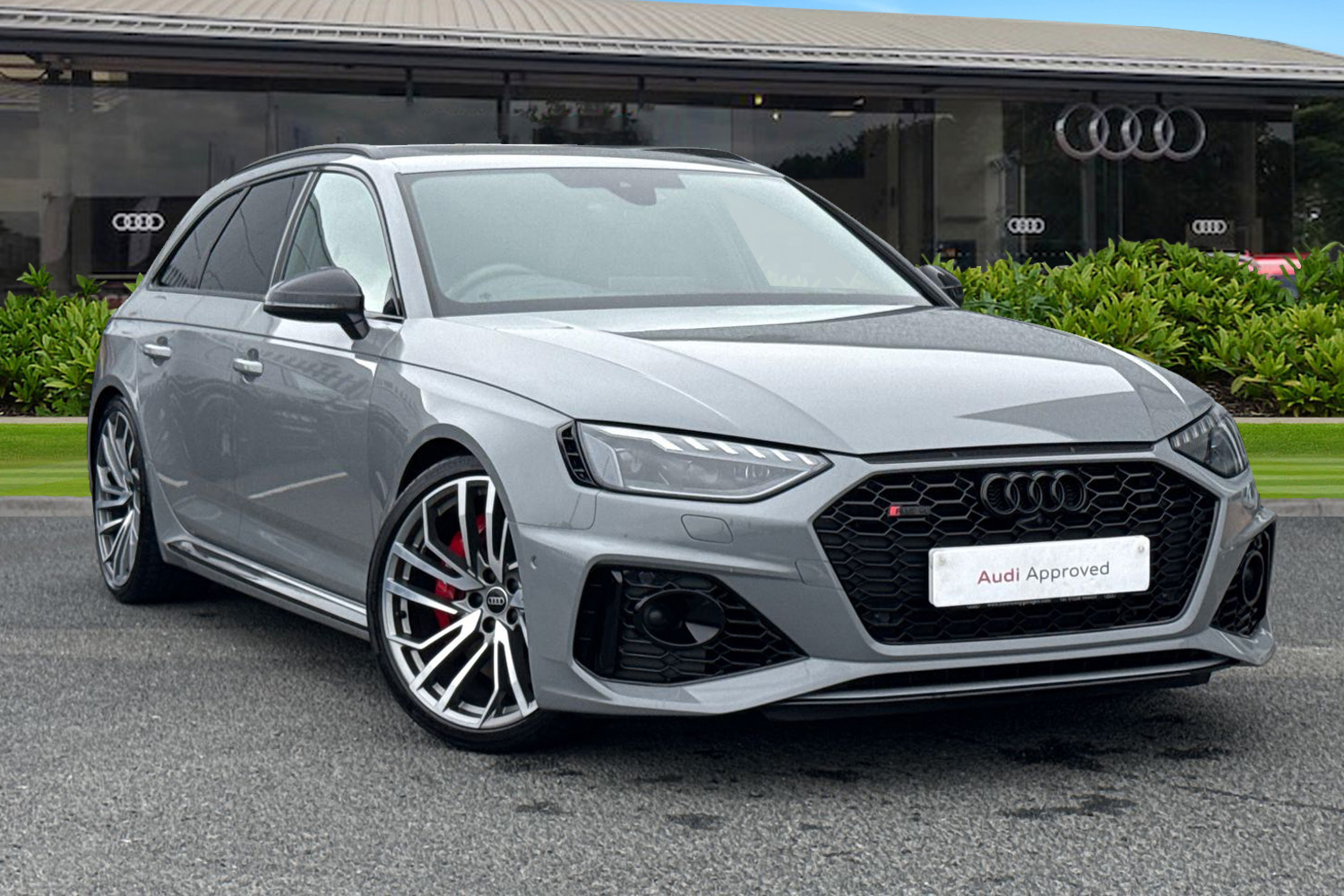 Main listing image - Audi RS4