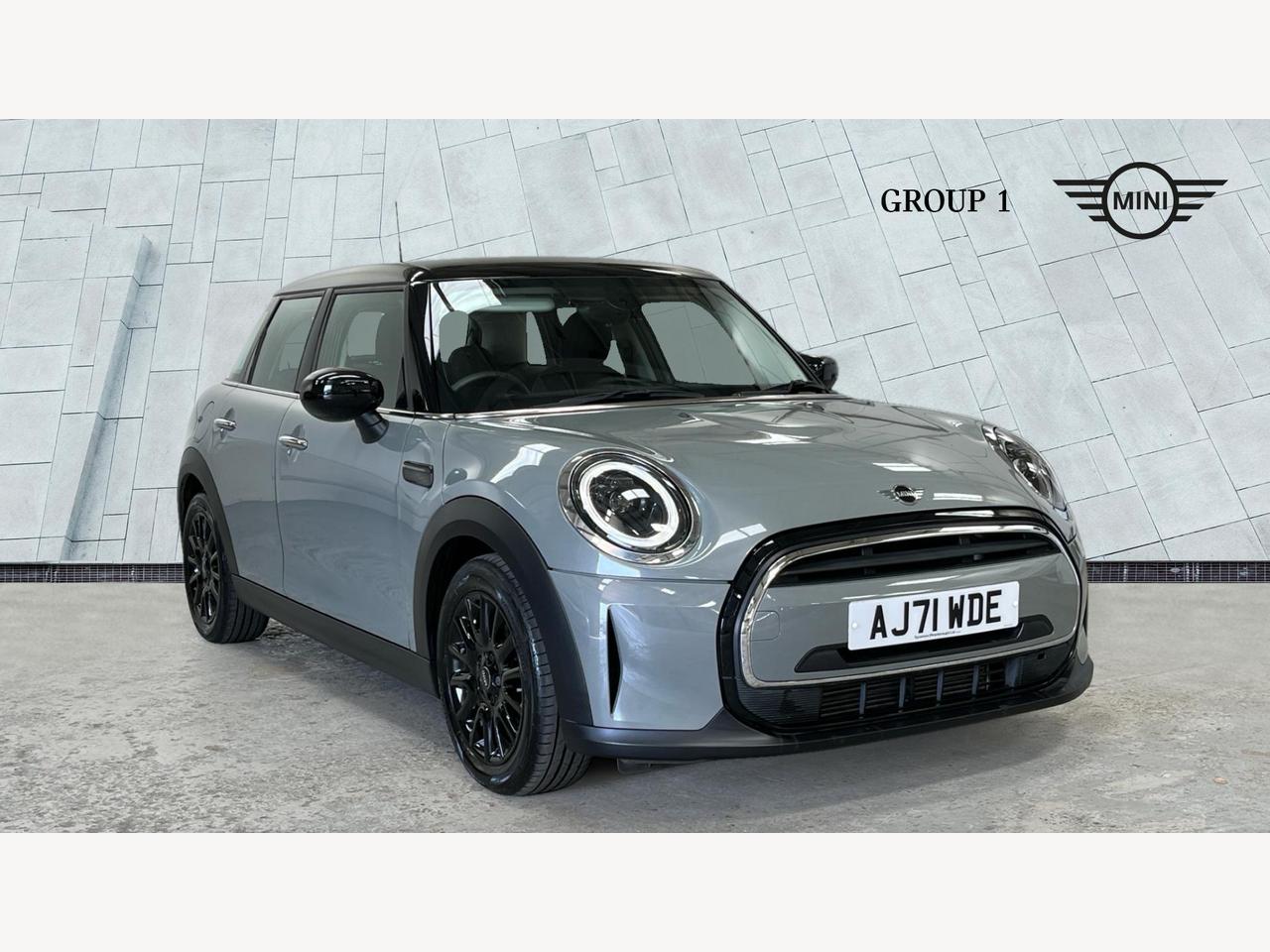 Main listing image - MINI Hatchback 5dr