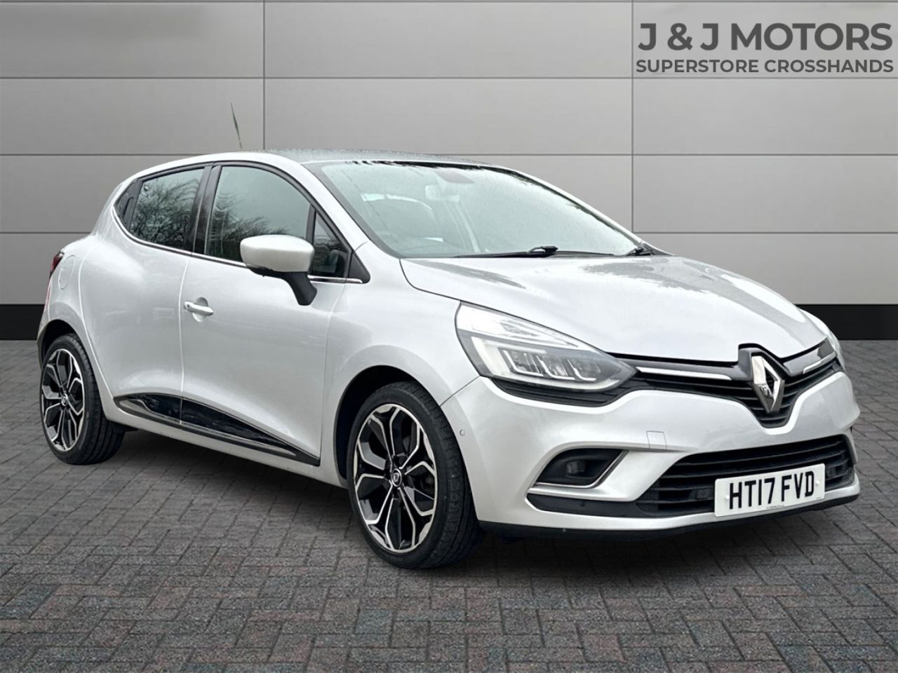 Main listing image - Renault Clio