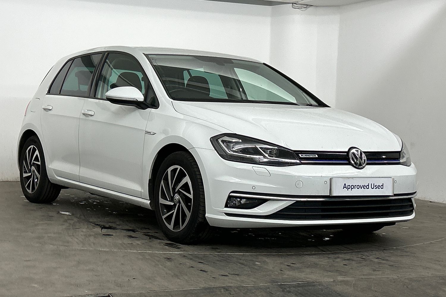 Main listing image - Volkswagen Golf