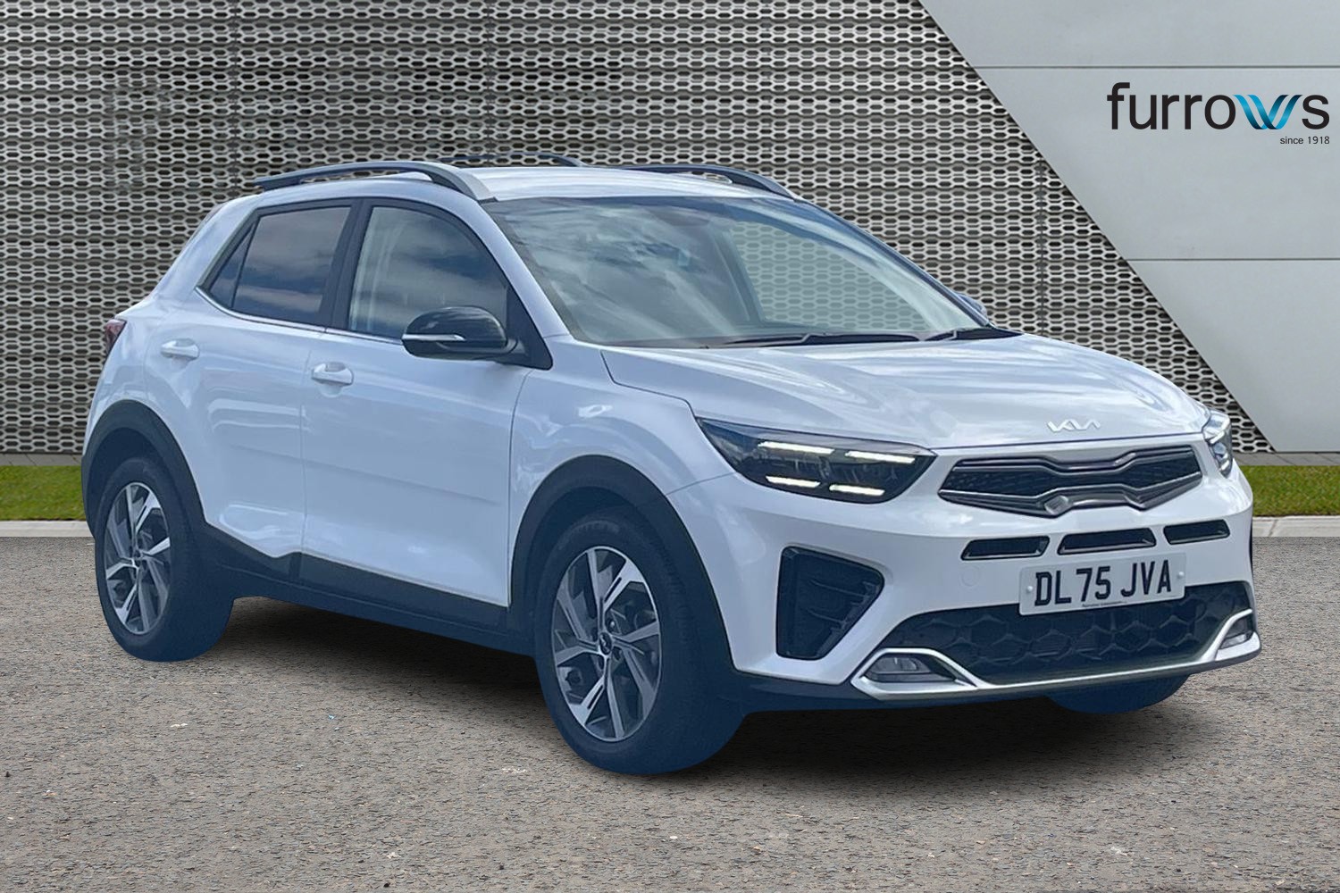 Main listing image - Kia Stonic