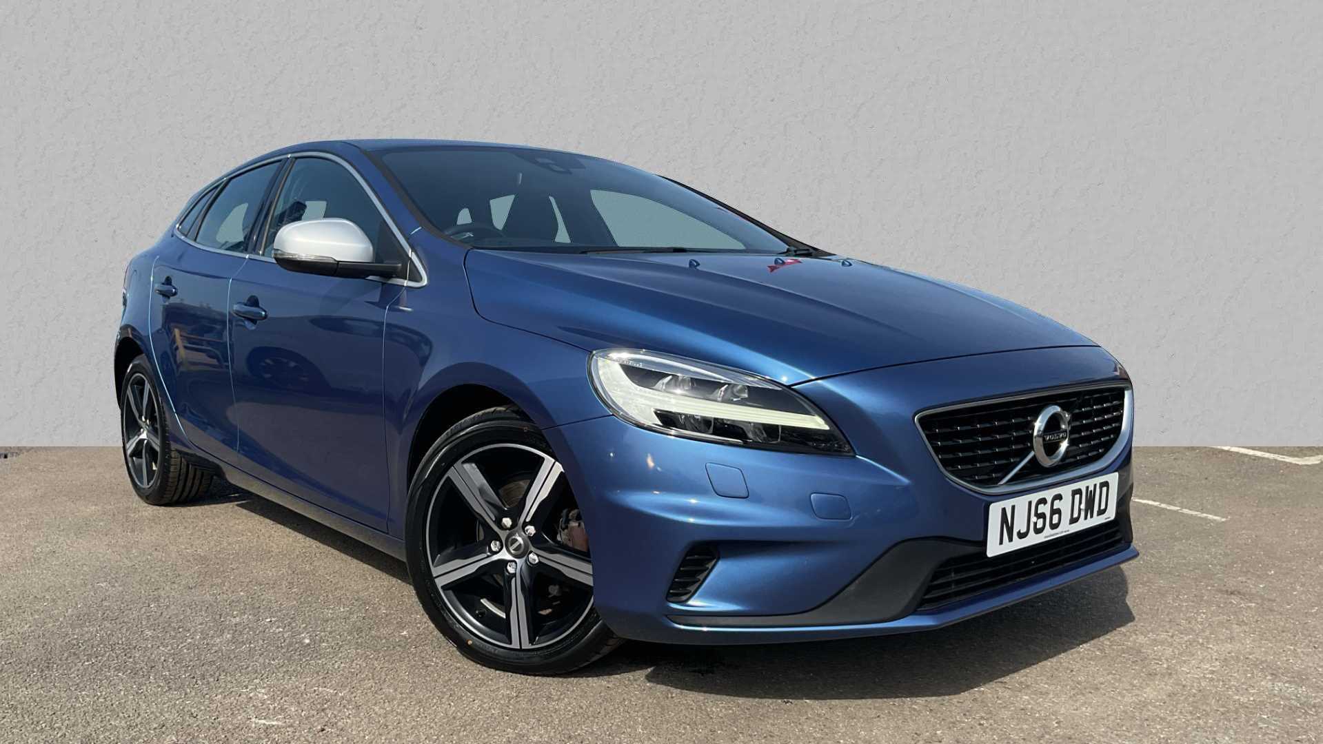Main listing image - Volvo V40