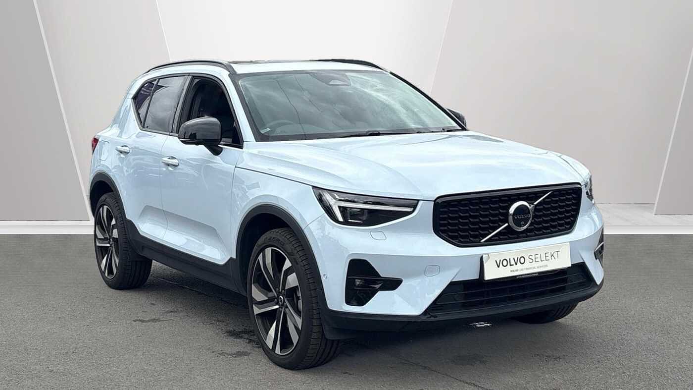 Main listing image - Volvo XC40