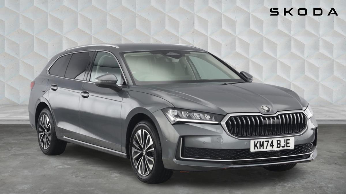 Main listing image - Skoda Superb Estate