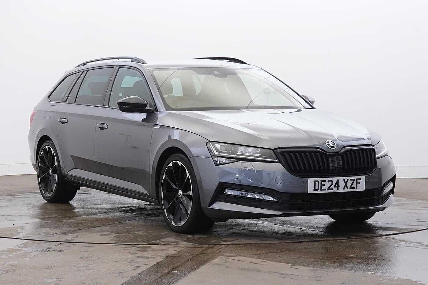 Main listing image - Skoda Superb Estate