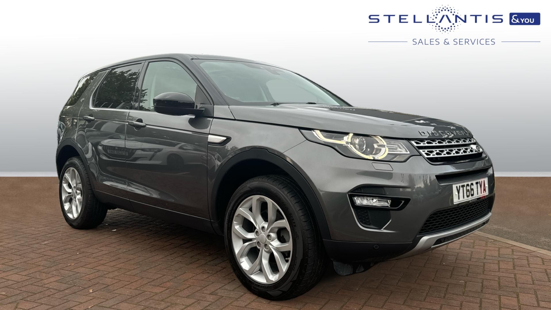 Main listing image - Land Rover Discovery Sport