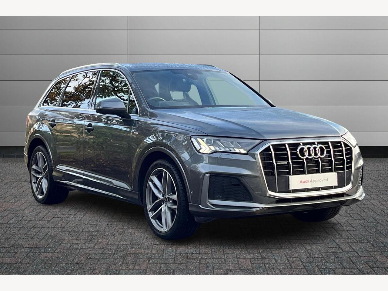 Main listing image - Audi Q7