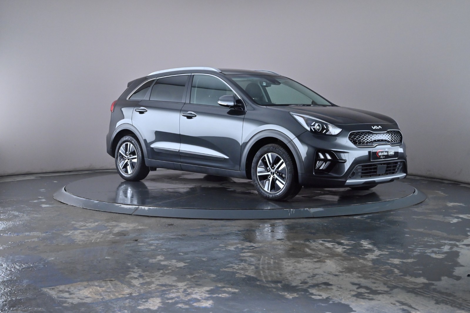 Main listing image - Kia Niro