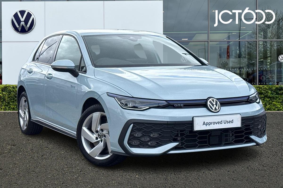 Main listing image - Volkswagen Golf