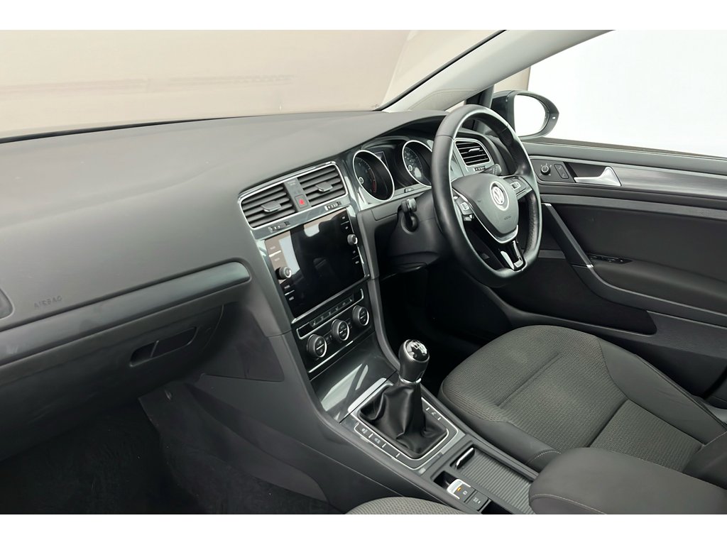 Main listing image - Volkswagen Golf