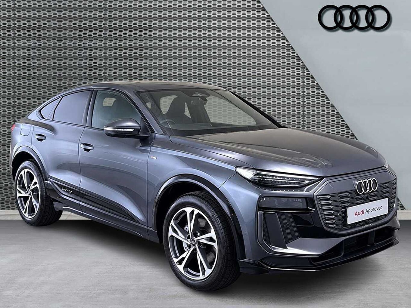 Main listing image - Audi Q6