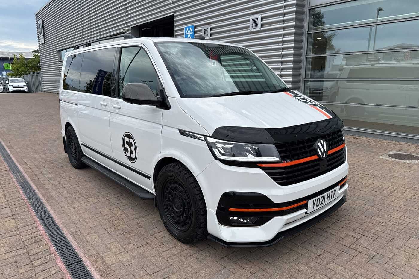 Main listing image - Volkswagen Caravelle
