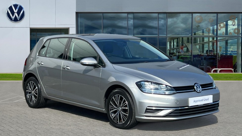 Main listing image - Volkswagen Golf