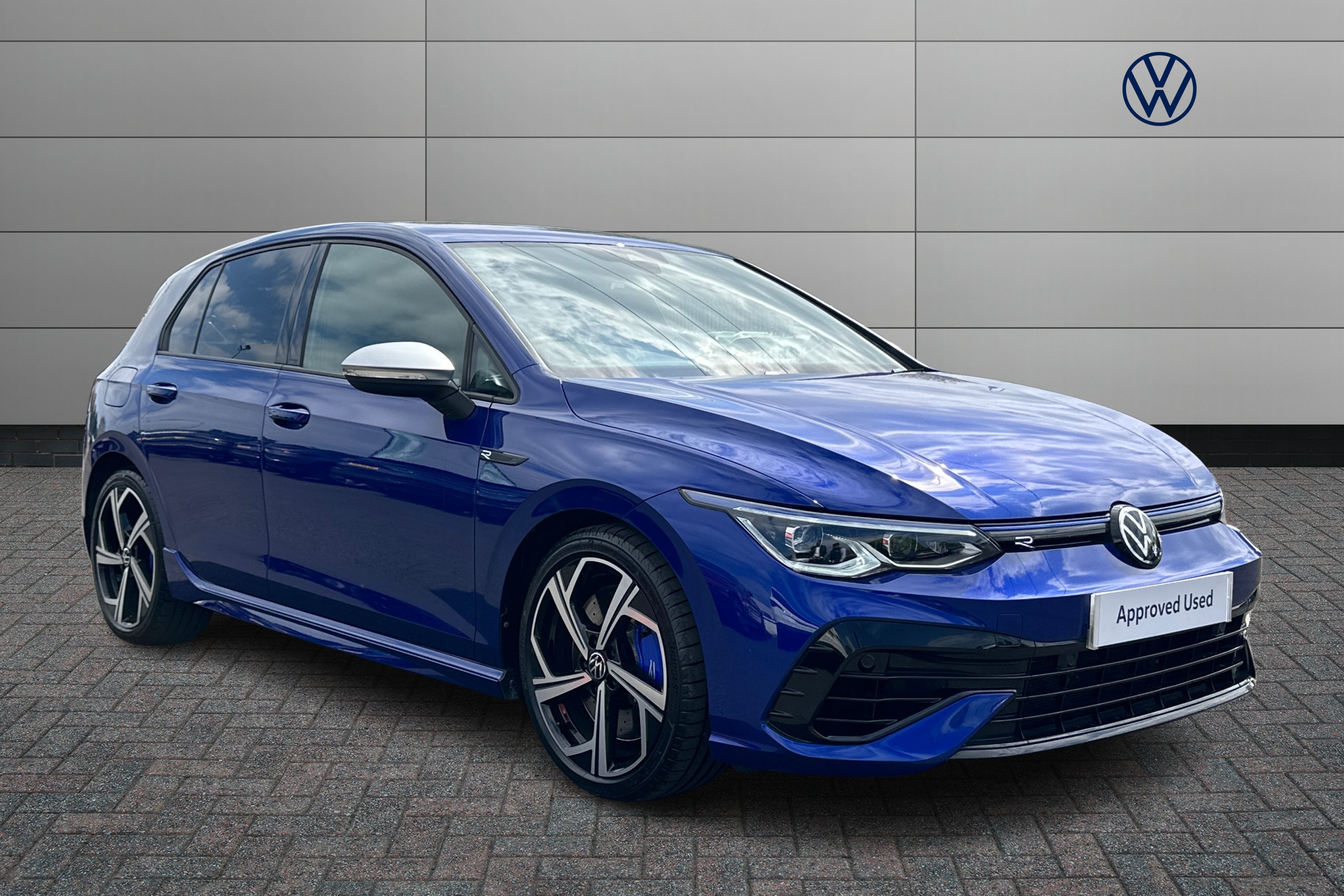 Main listing image - Volkswagen Golf R
