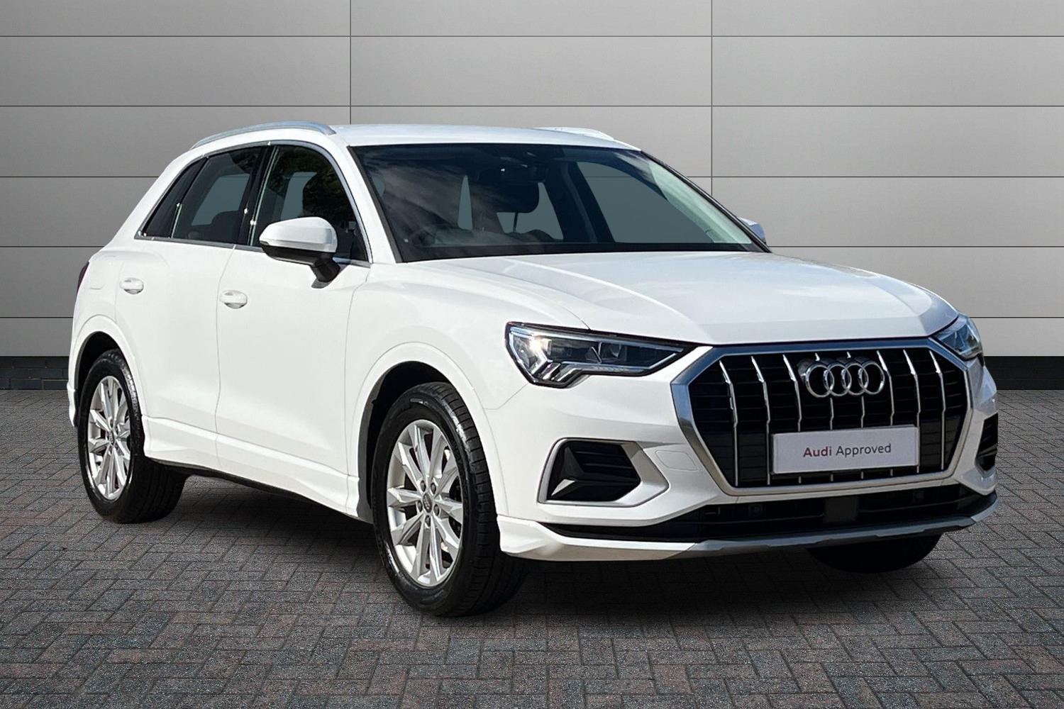 Main listing image - Audi Q3