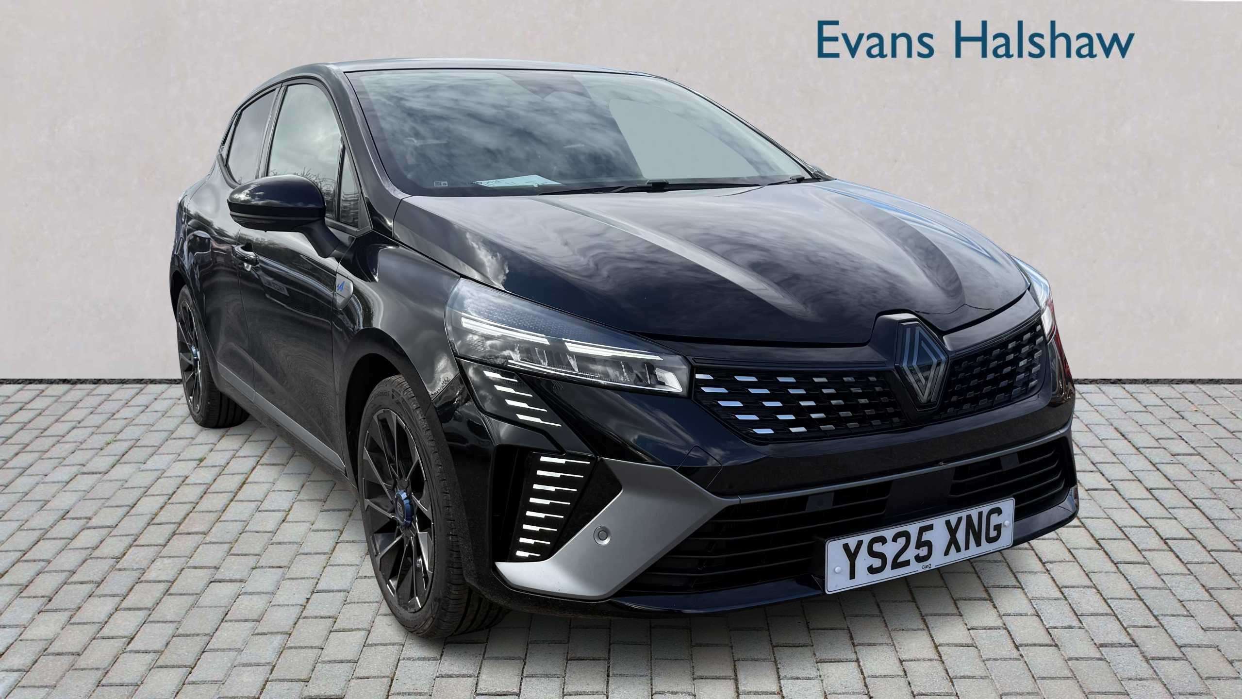 Main listing image - Renault Clio