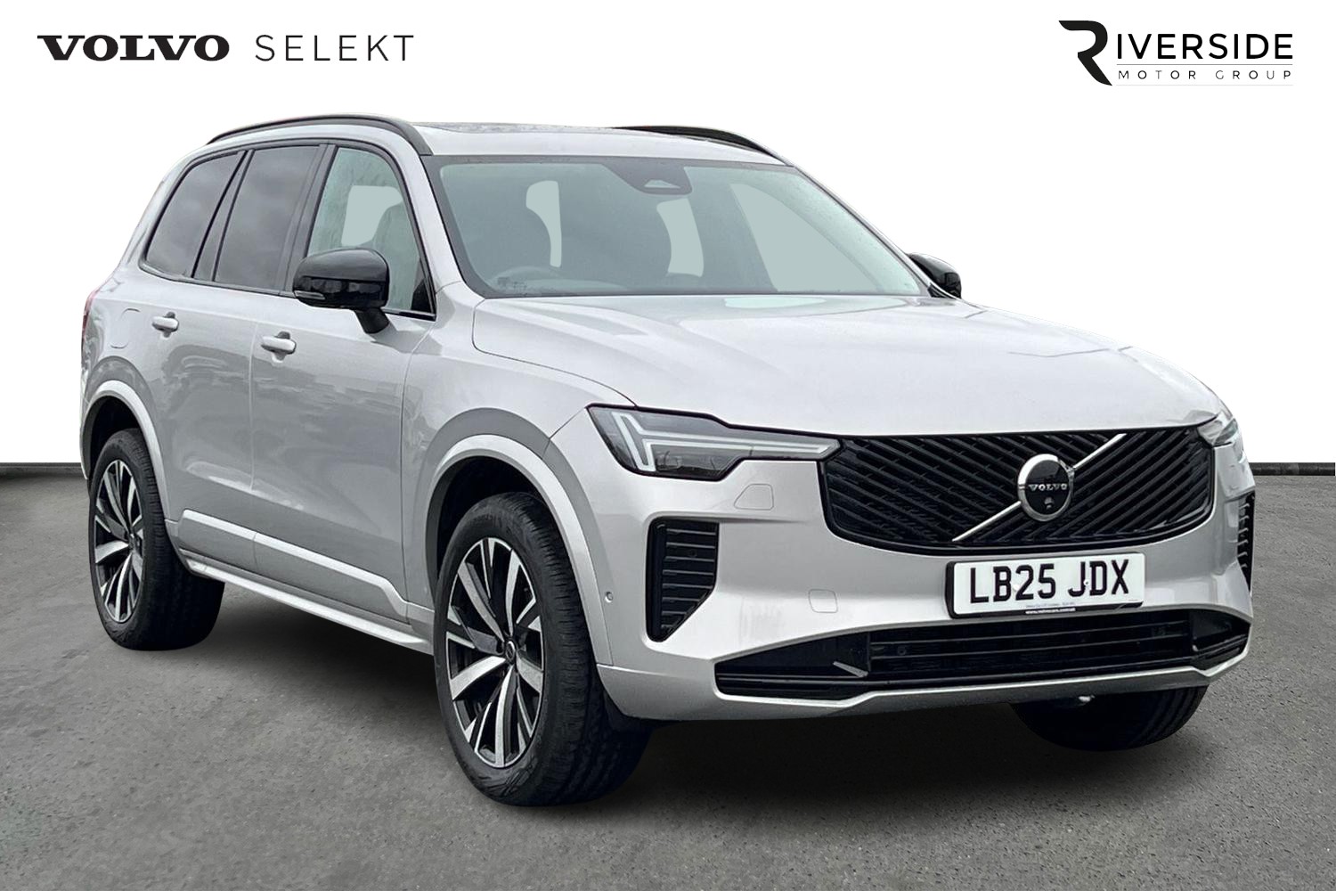 Main listing image - Volvo XC90