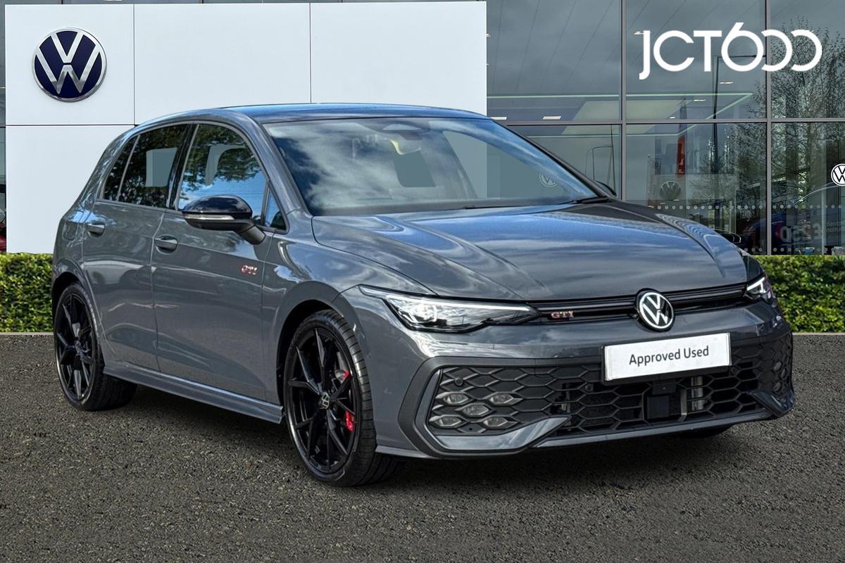 Main listing image - Volkswagen Golf
