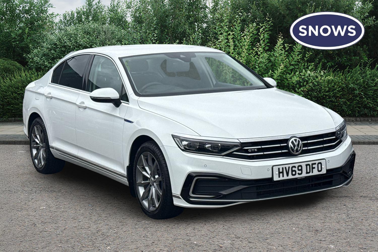 Main listing image - Volkswagen Passat