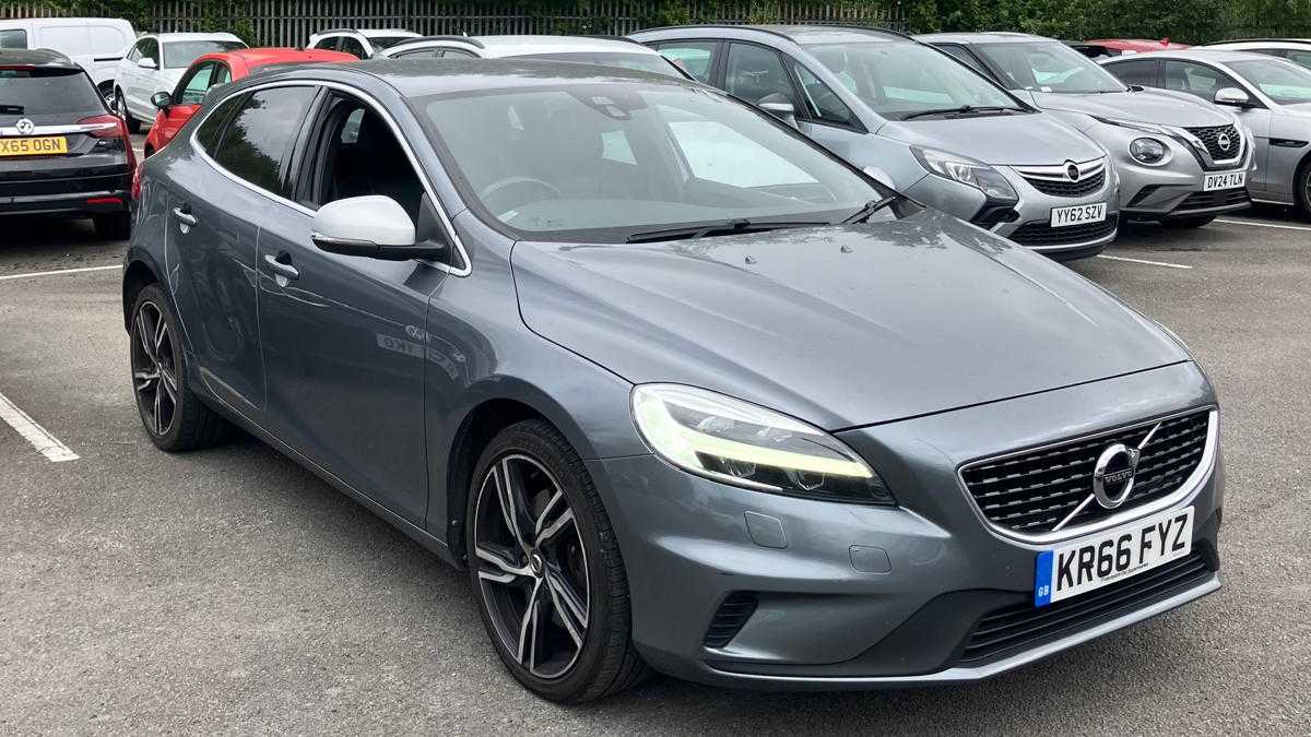 Main listing image - Volvo V40