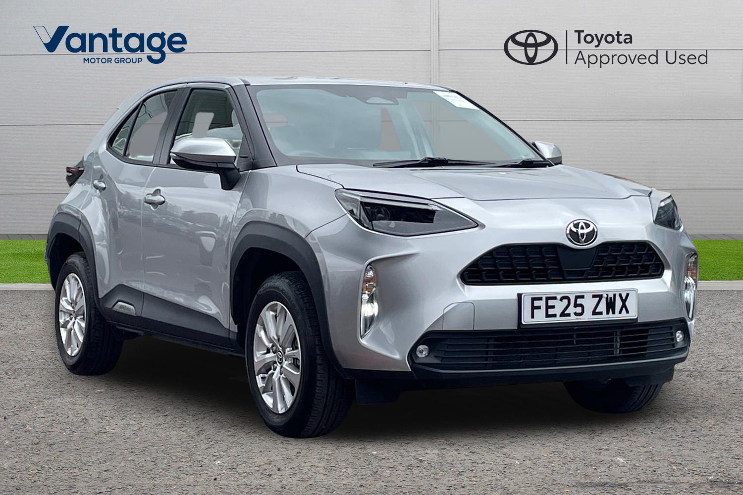 Main listing image - Toyota Yaris Cross