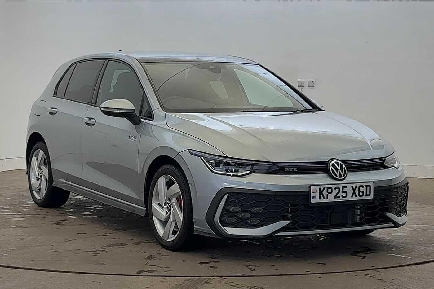 Main listing image - Volkswagen Golf GTE