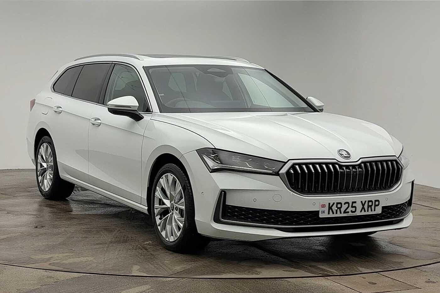 Main listing image - Skoda Superb Estate