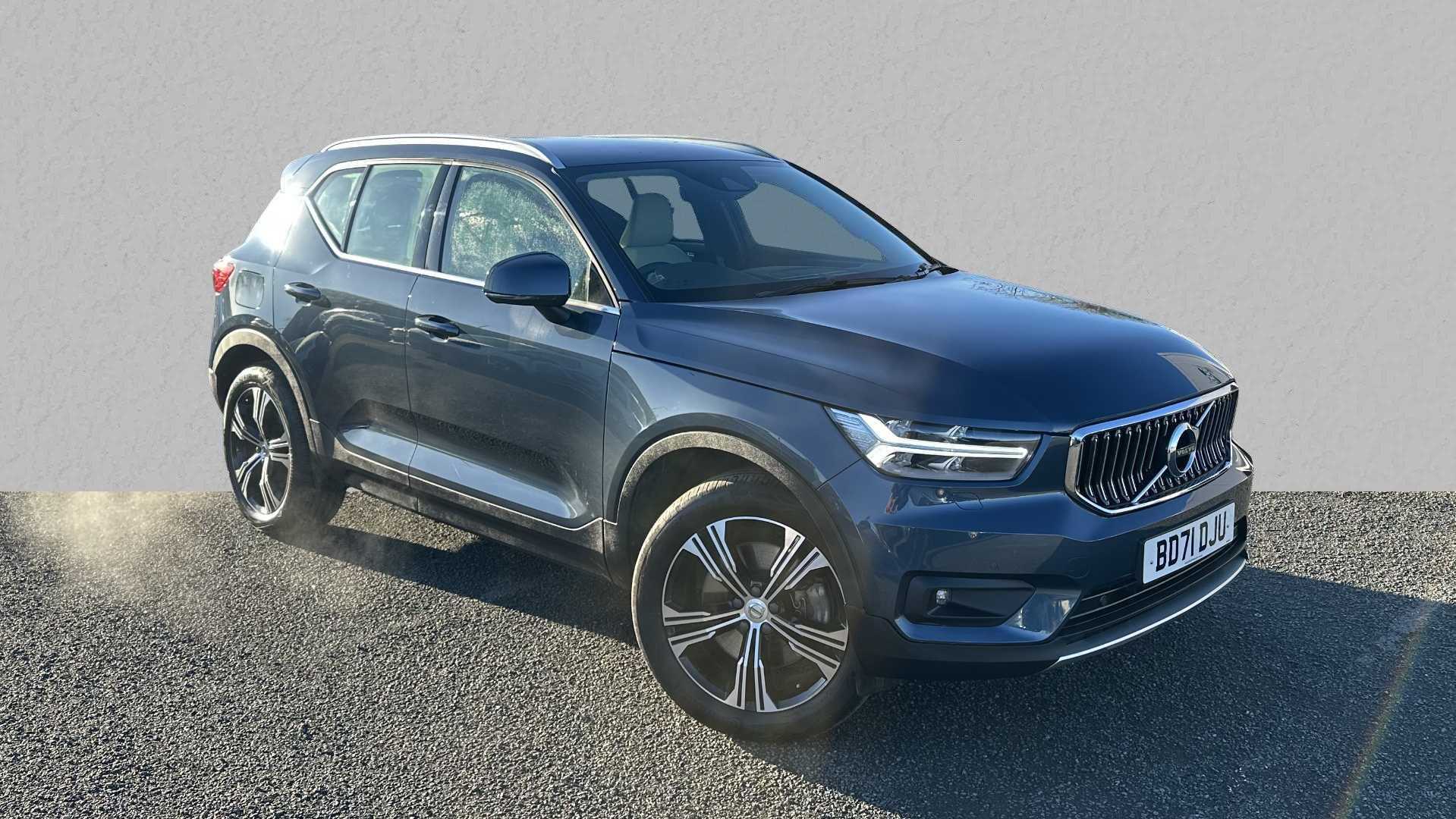 Main listing image - Volvo XC40 Recharge