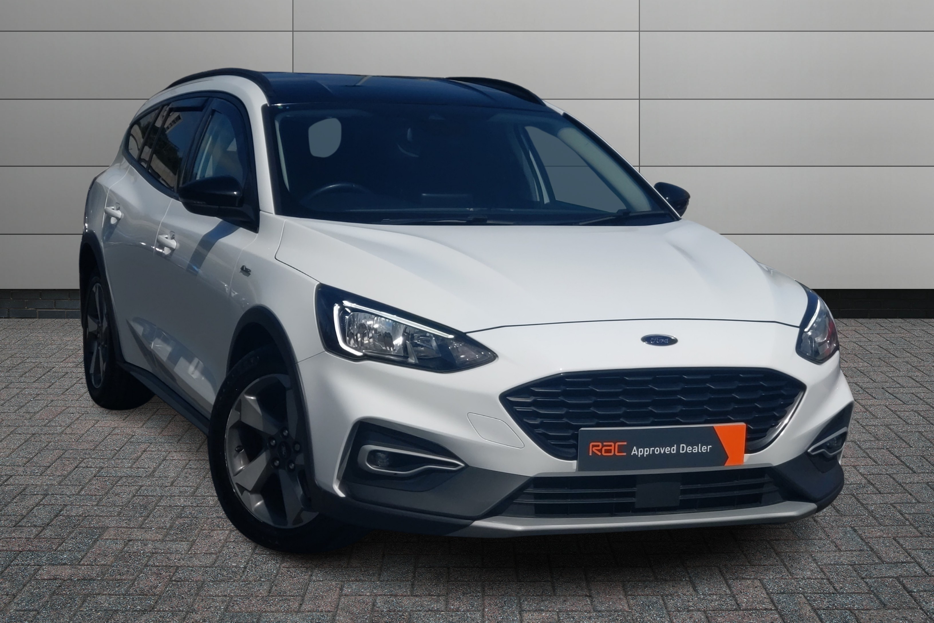 Main listing image - Ford Focus Active