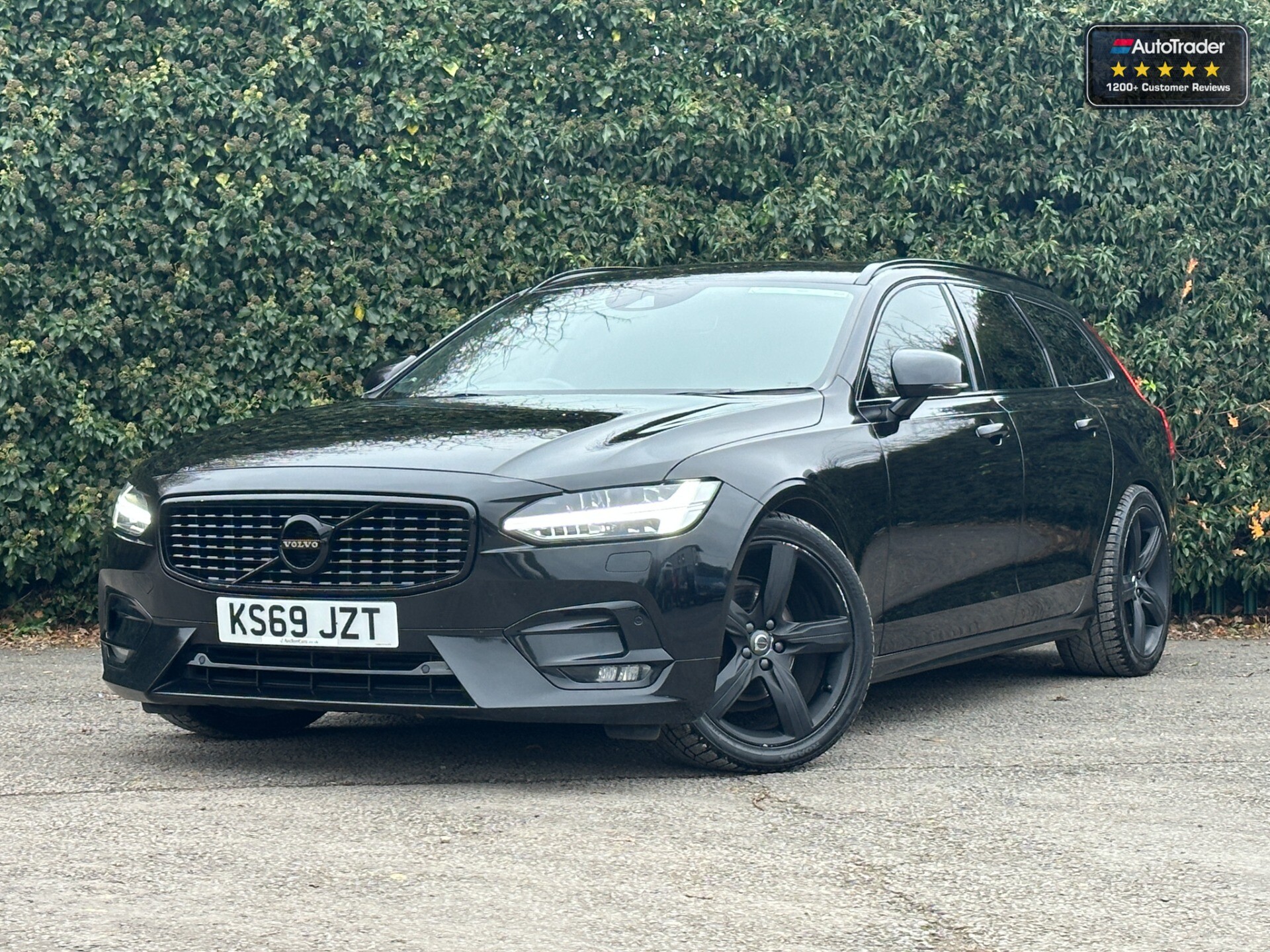 Main listing image - Volvo V90