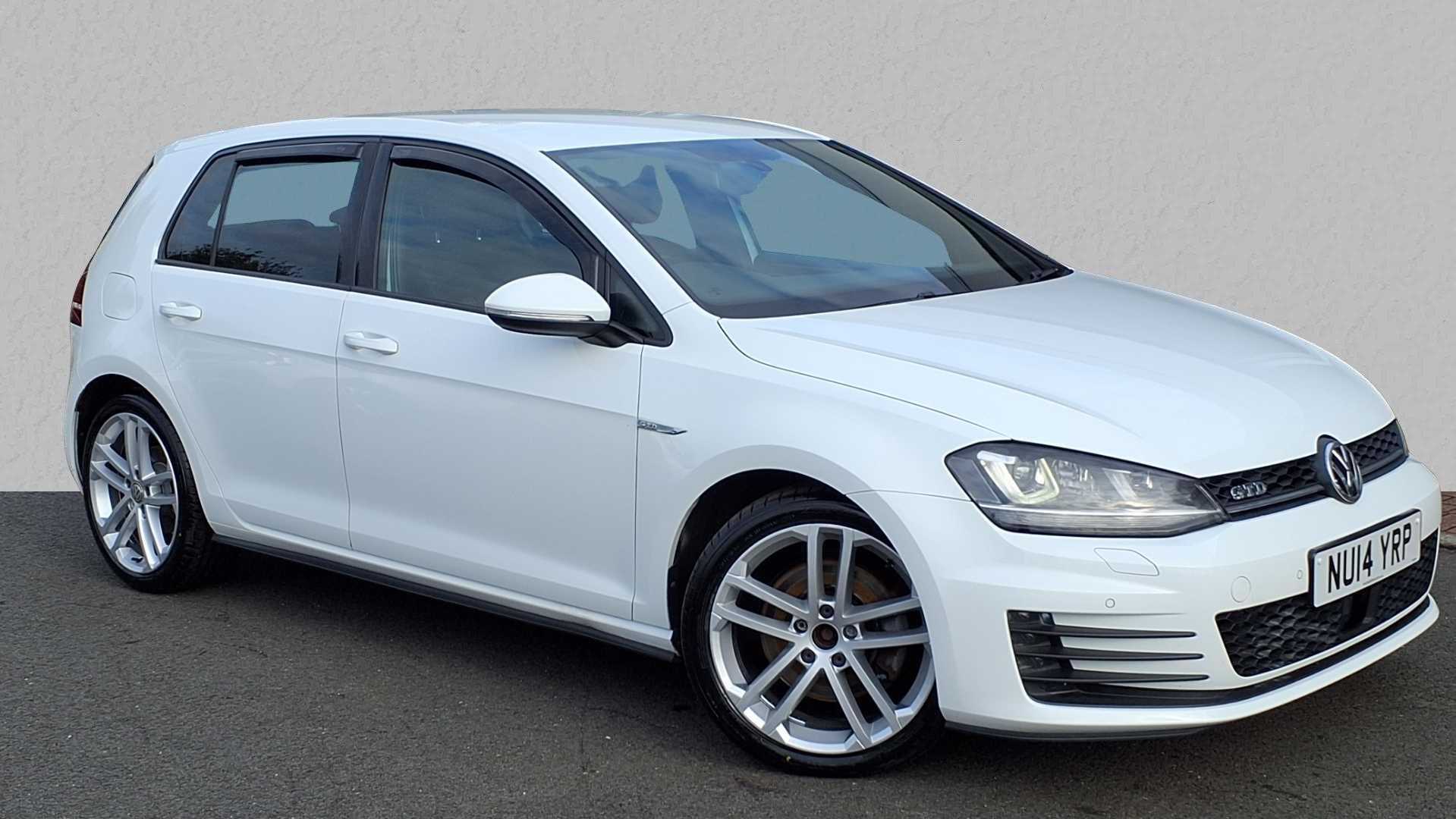 Main listing image - Volkswagen Golf