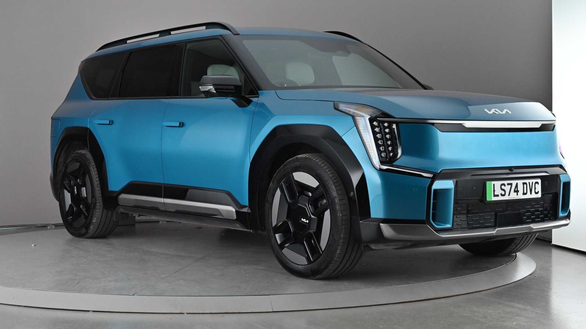 Main listing image - Kia EV9