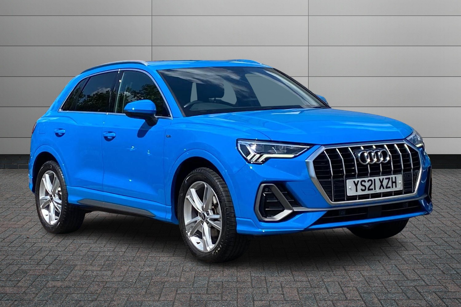 Main listing image - Audi Q3