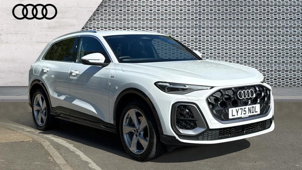 Main listing image - Audi Q5