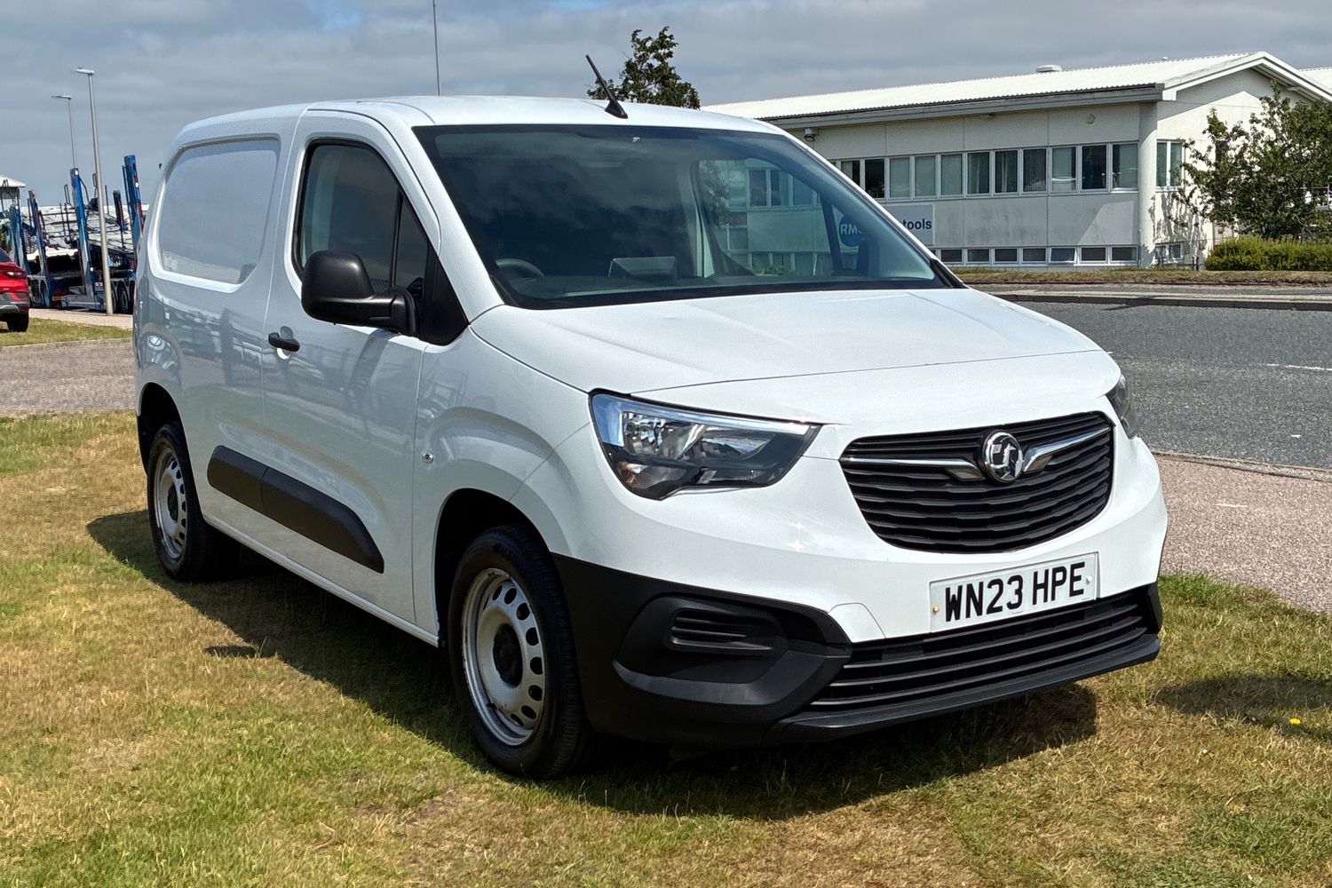 Main listing image - Vauxhall Combo Cargo