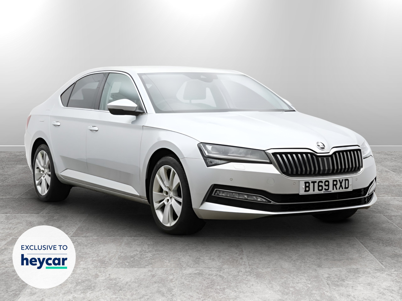 Main listing image - Skoda Superb