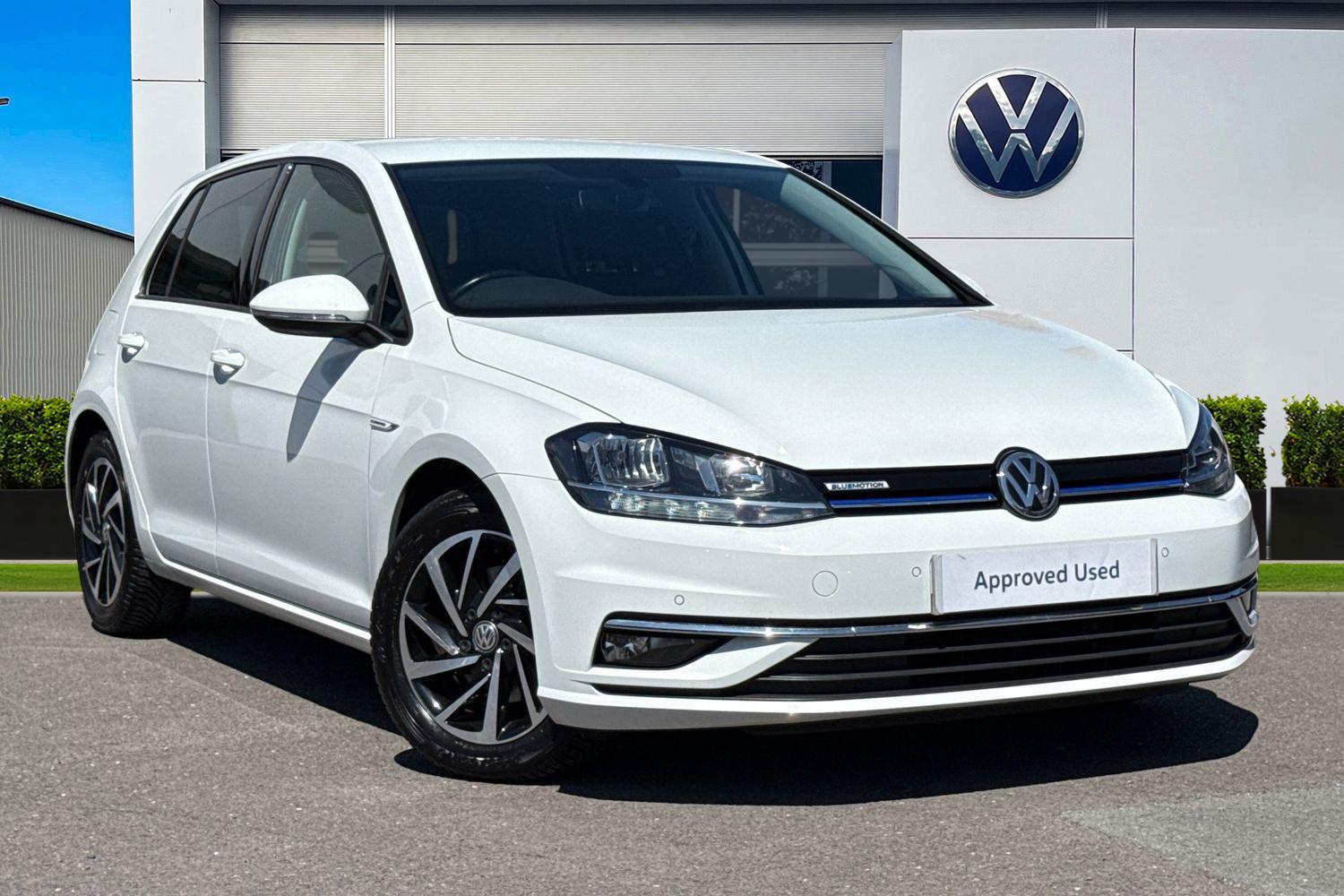 Main listing image - Volkswagen Golf
