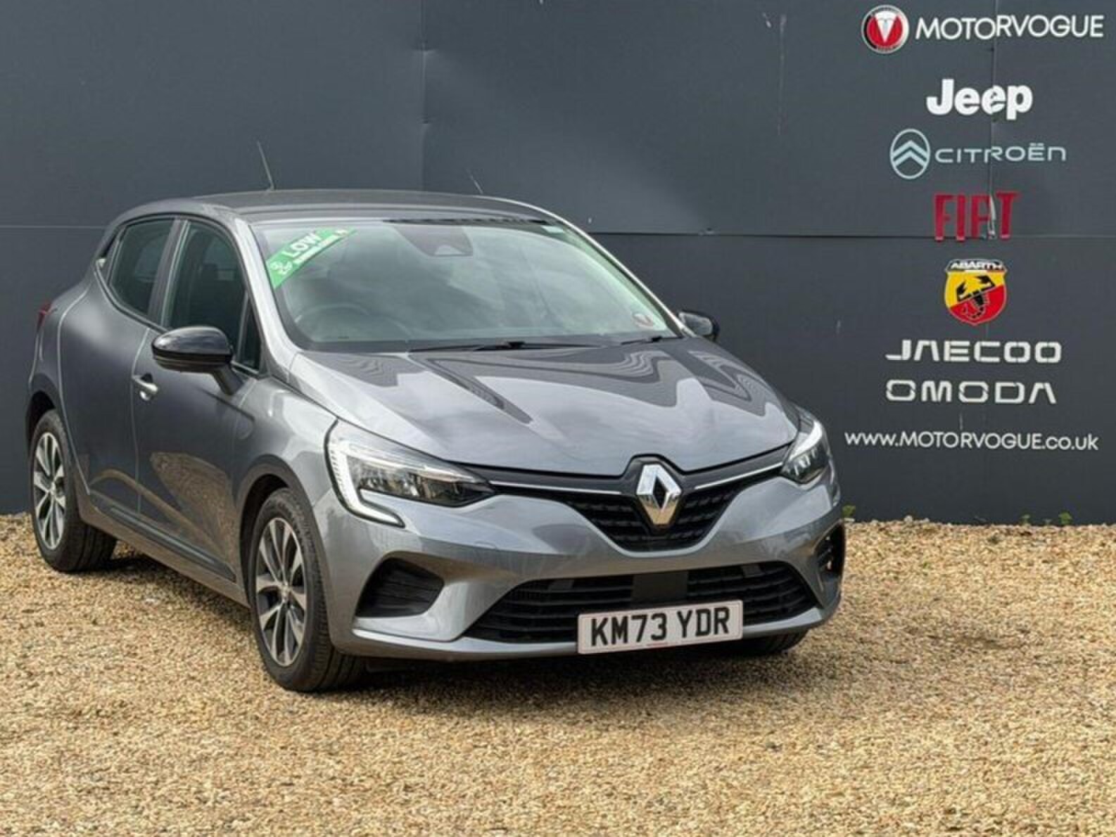 Main listing image - Renault Clio
