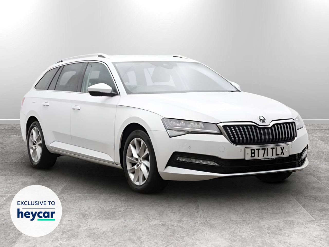 Main listing image - Skoda Superb Estate