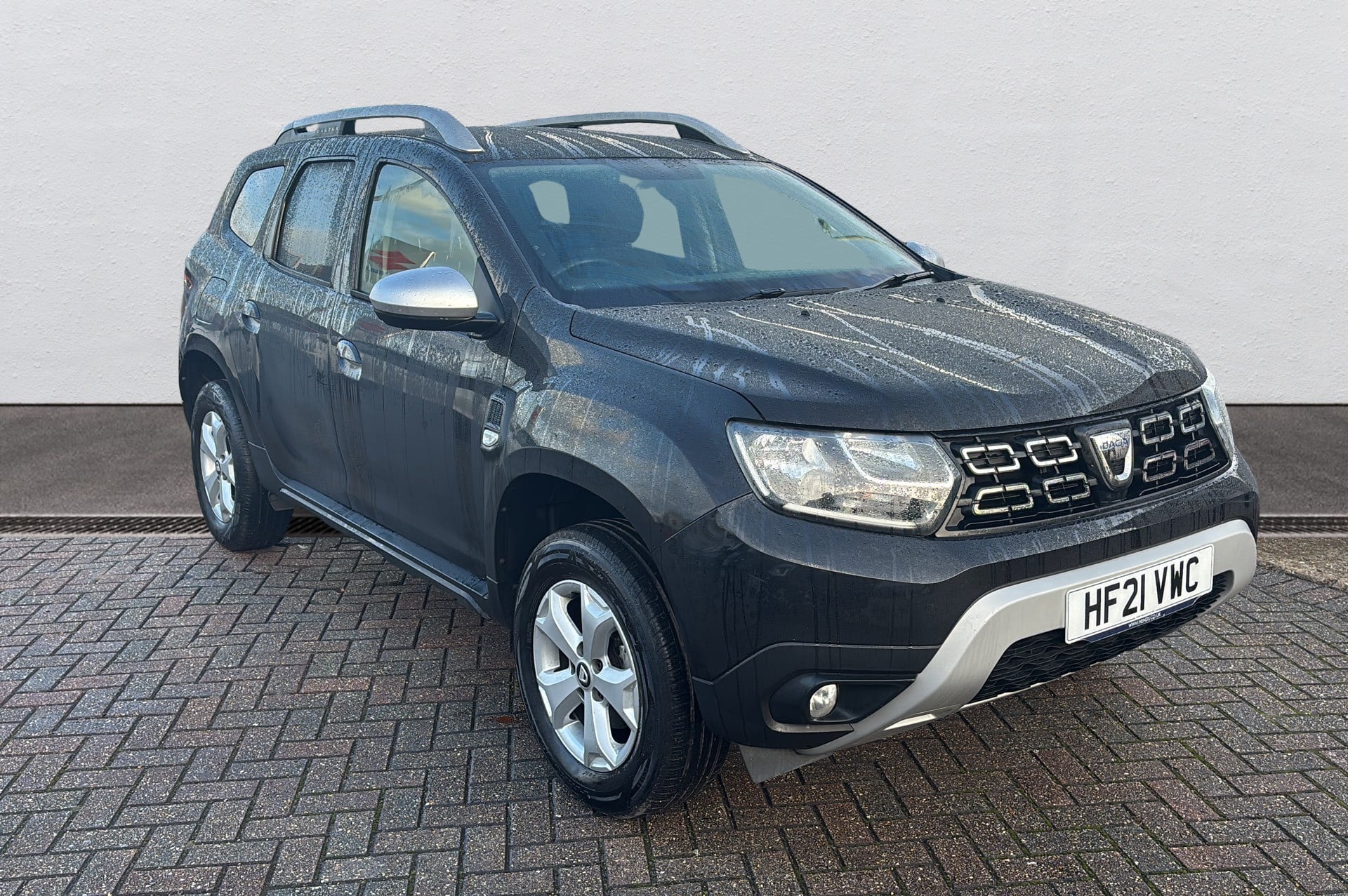 Main listing image - Dacia Duster