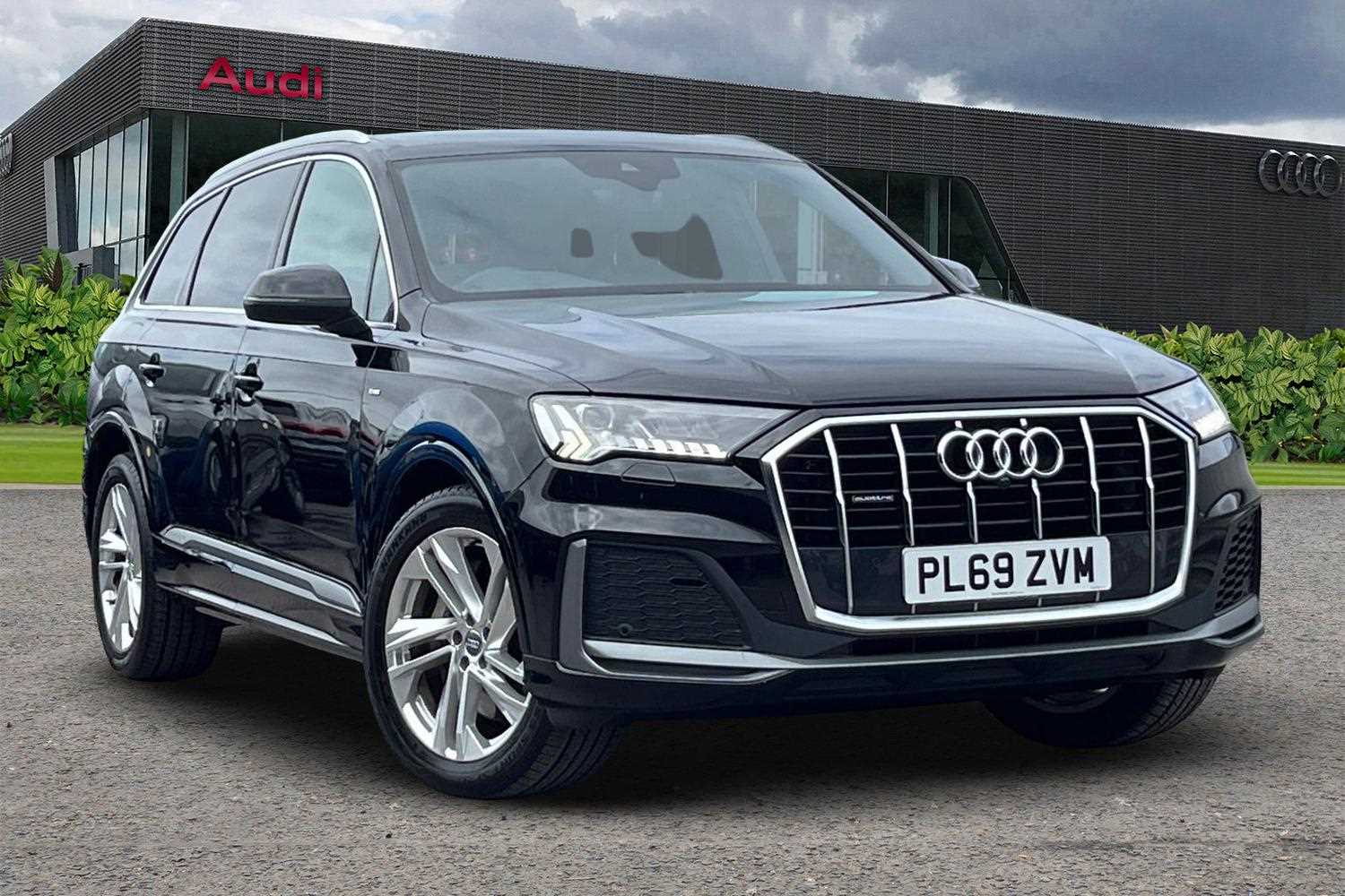 Main listing image - Audi Q7