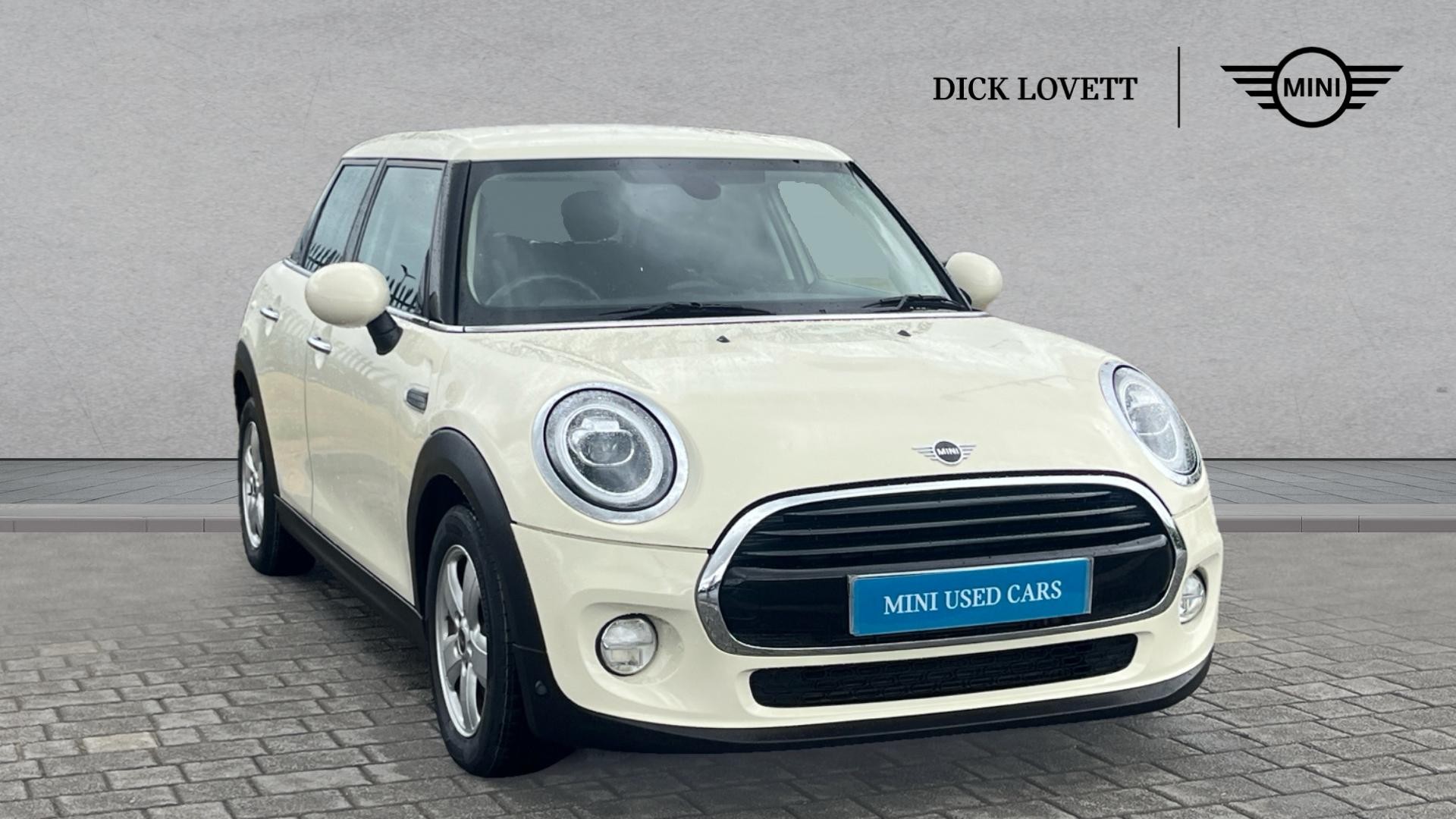 Main listing image - MINI Hatchback 5dr