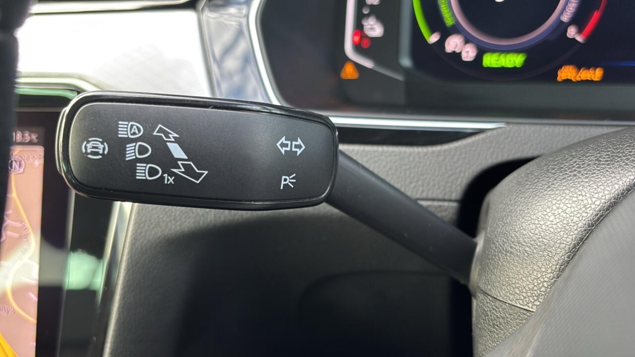 Main listing image - Volkswagen Passat