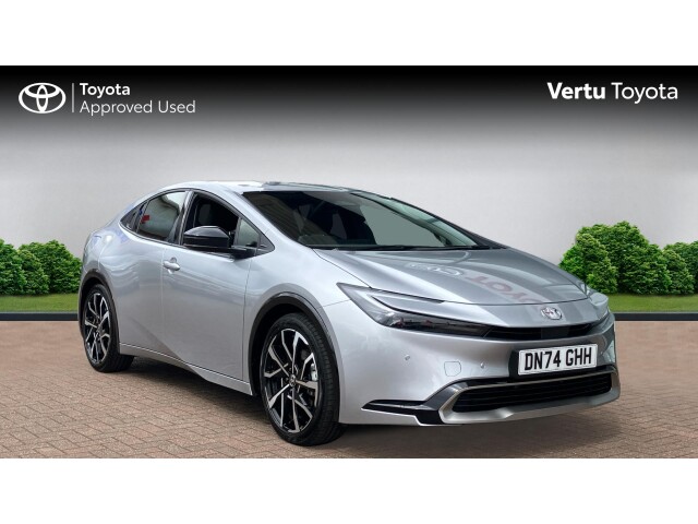 Main listing image - Toyota Prius Plug-In