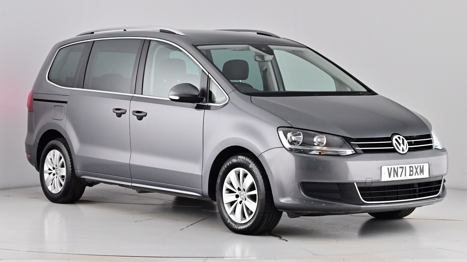 Main listing image - Volkswagen Sharan