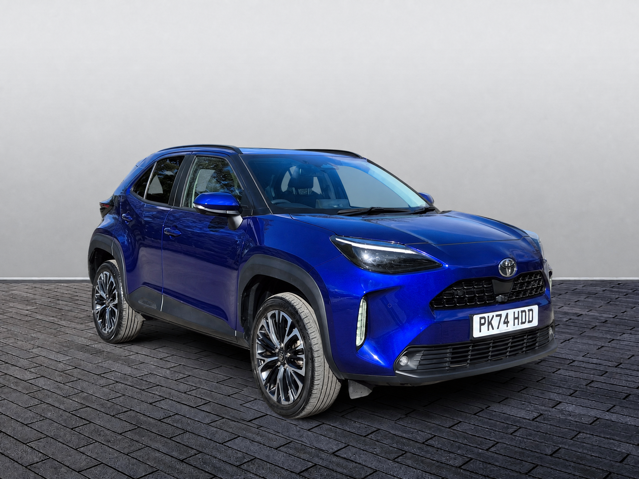 Main listing image - Toyota Yaris Cross
