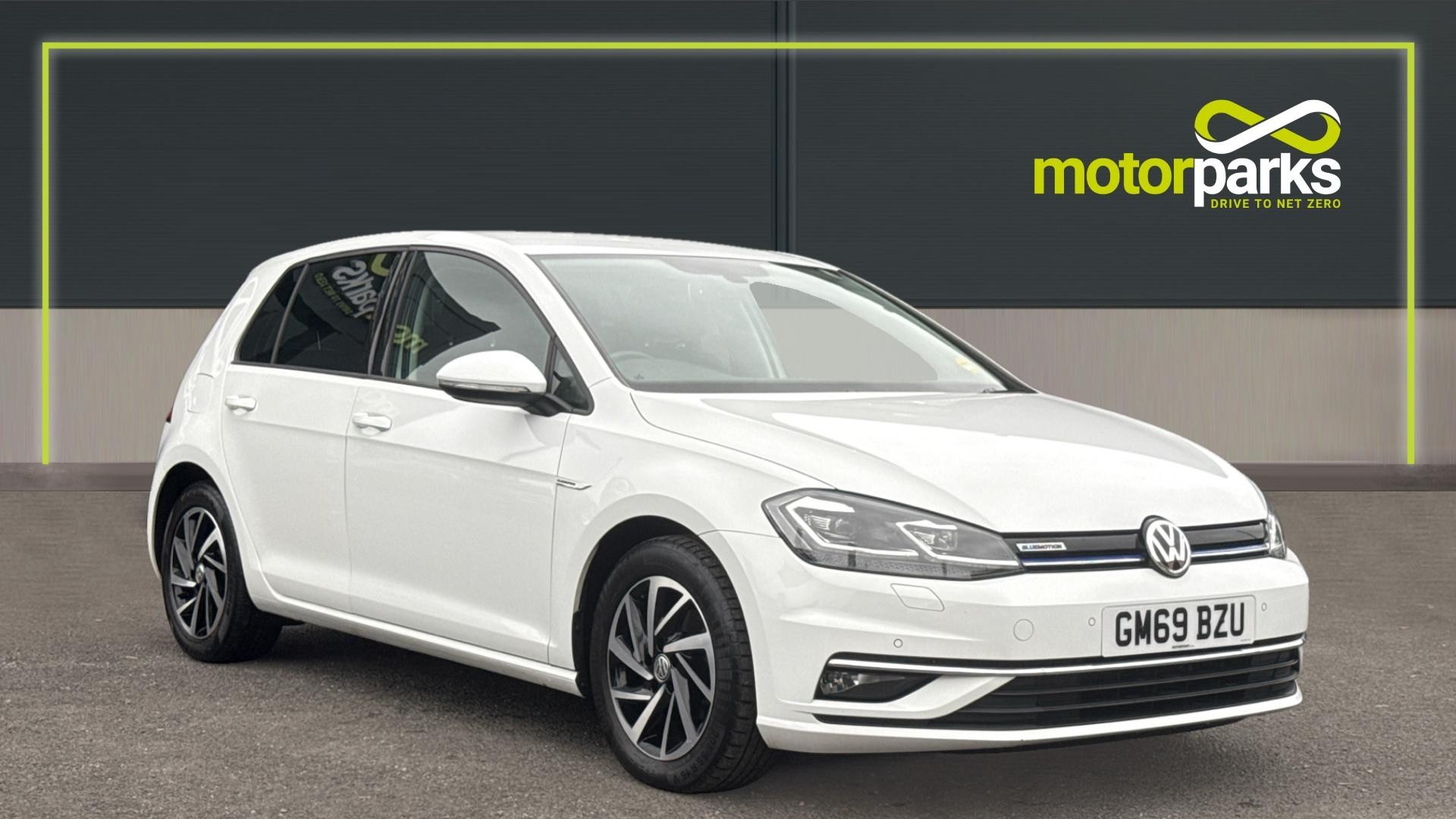 Main listing image - Volkswagen Golf