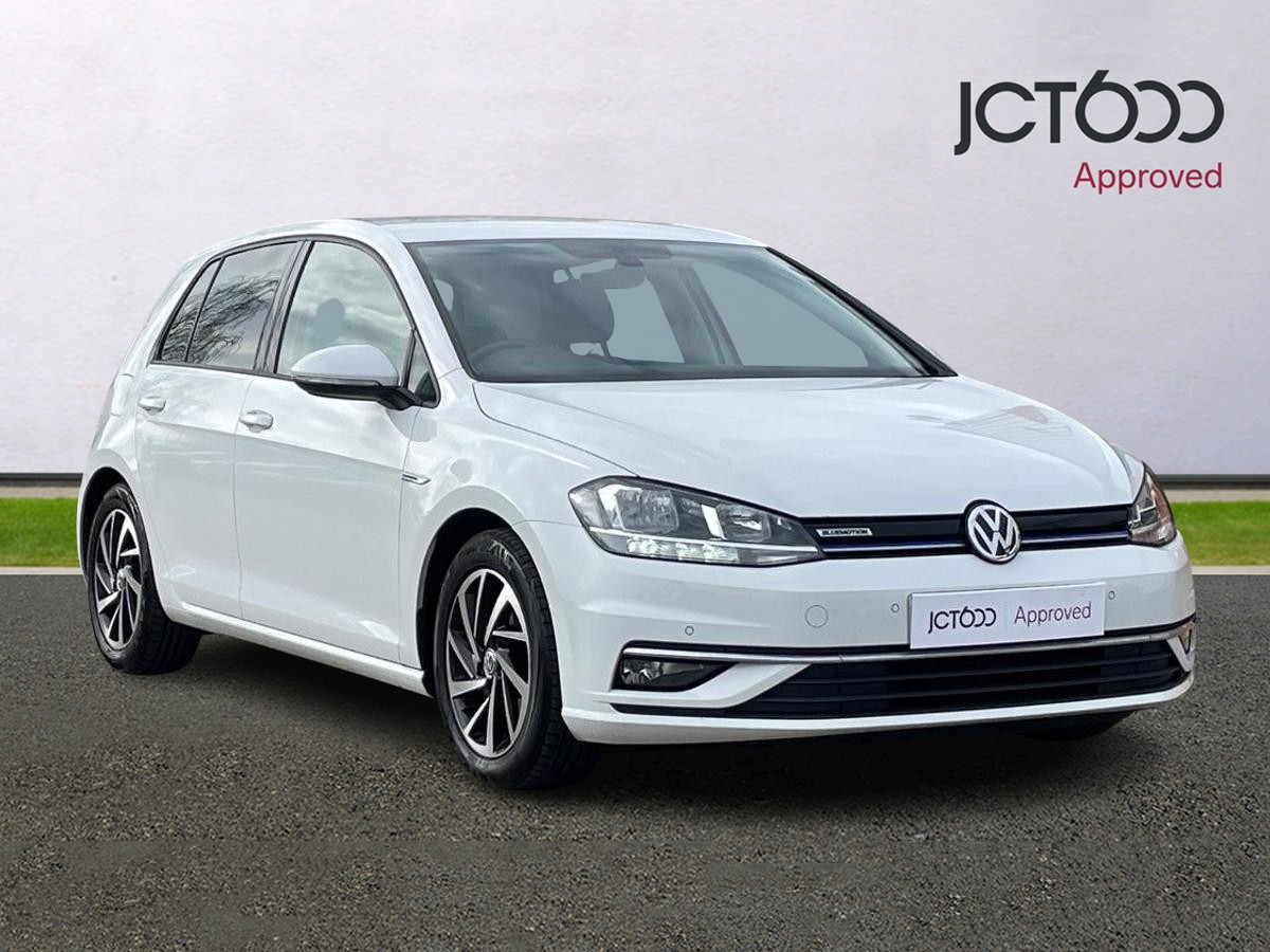 Main listing image - Volkswagen Golf